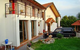 Pension Charlie Retro-Modern Design